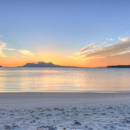 Orford Beachside Holiday Park ภายนอก รูปภาพ