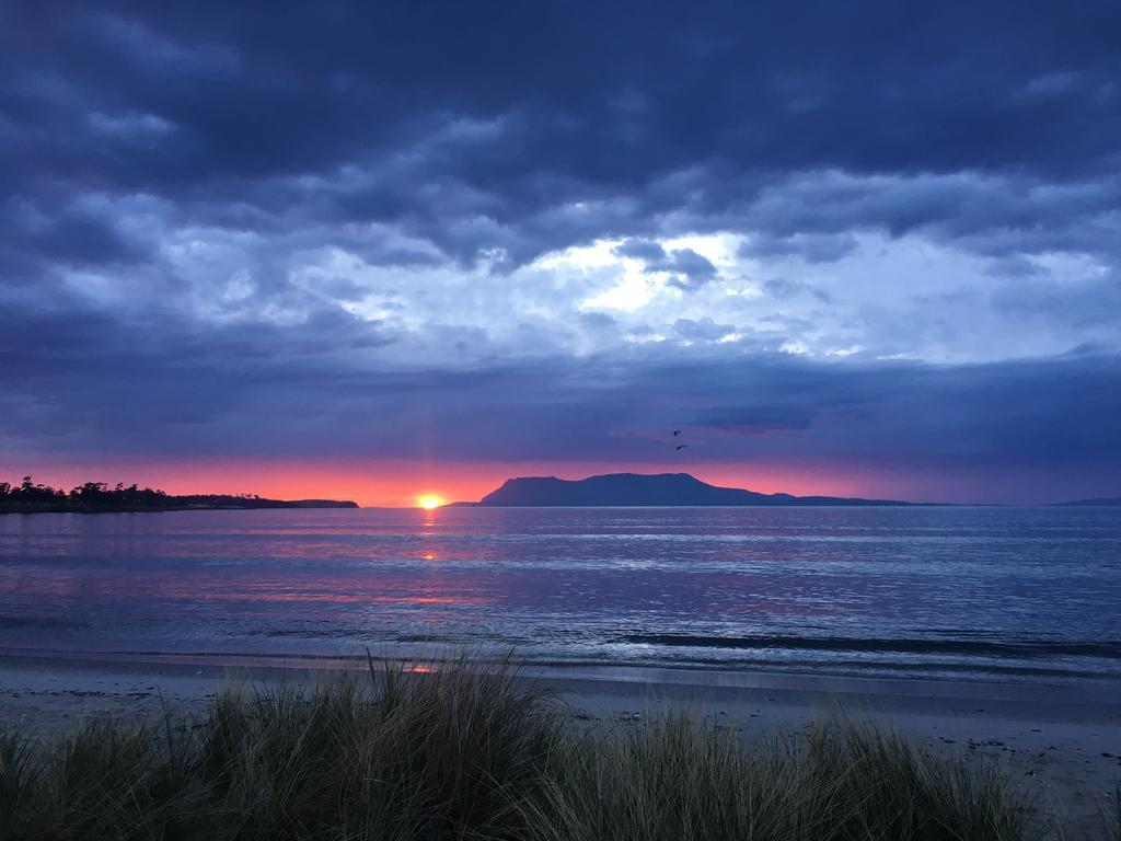 Orford Beachside Holiday Park ภายนอก รูปภาพ